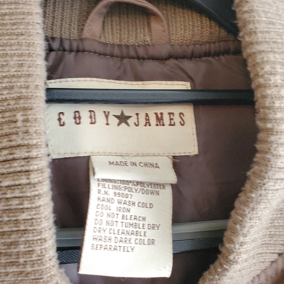 Vest - Picture 2 of 3